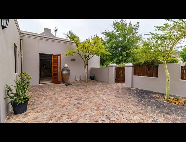 FARM FOR SALE IN SIR LOWRY'S PASS